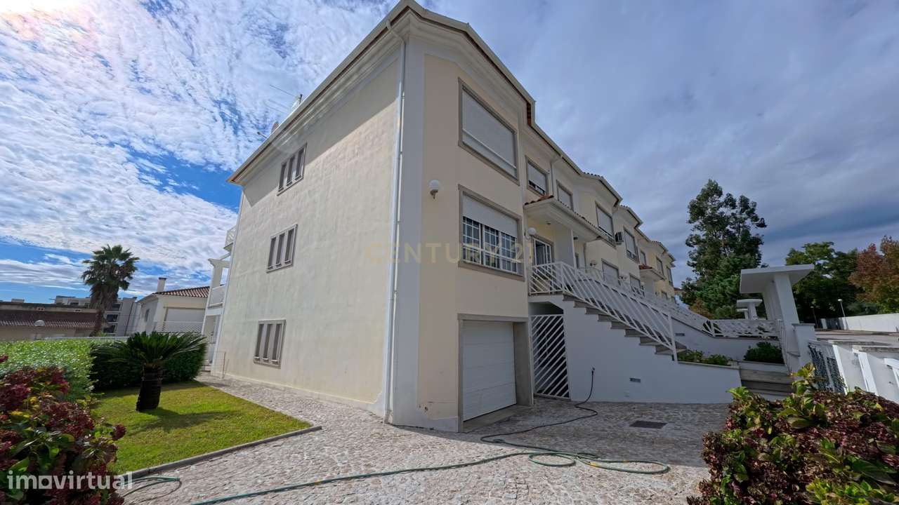 Moradia em banda próxima ao centro de Penalva do Castelo - Viseu - Grande imagem: 3/17