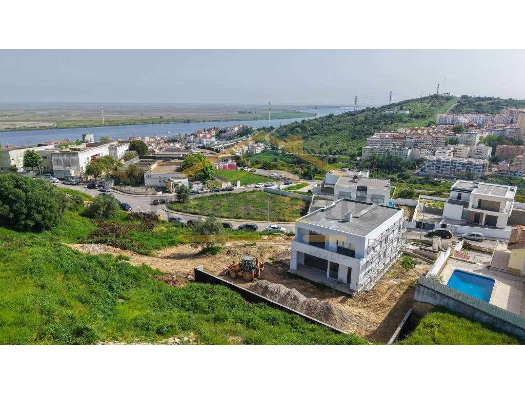Magnífica Moradia Nova 560 m2- Vila Franca de Xira-7