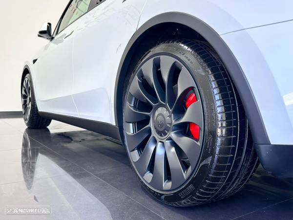 Tesla Model Y Performance Tração Integral - 38