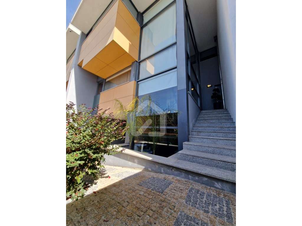 Moradia T3 + T0 em Condomínio Fechado com Piscina à Venda em Vila N...-3