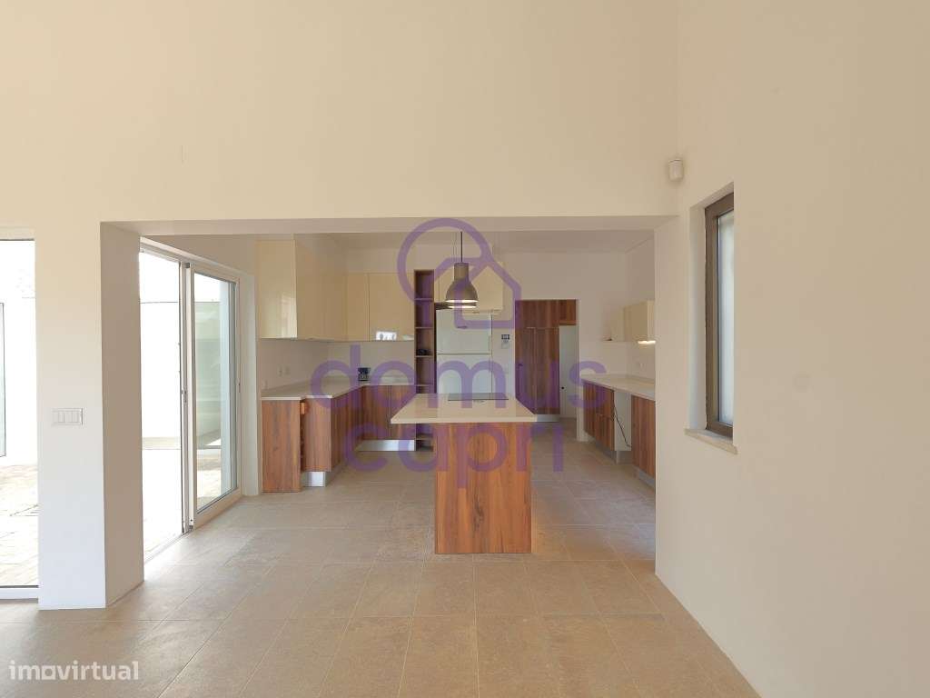 Moradia T3 com Piscina e Terreno em Porto Carvalhoso - Tavira-17