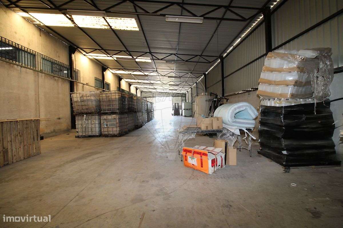Armazém T0 para venda-8
