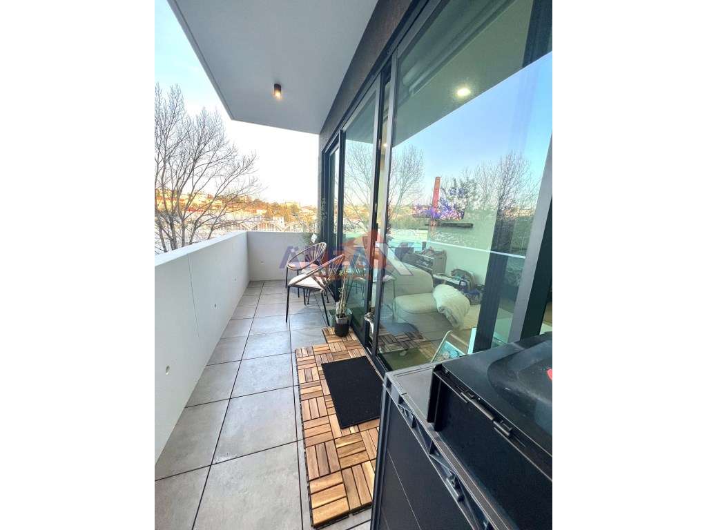 T0+1 adaptado a T1+1 | Como novo | Condomínio Fechado - Grande imagem: 2/31