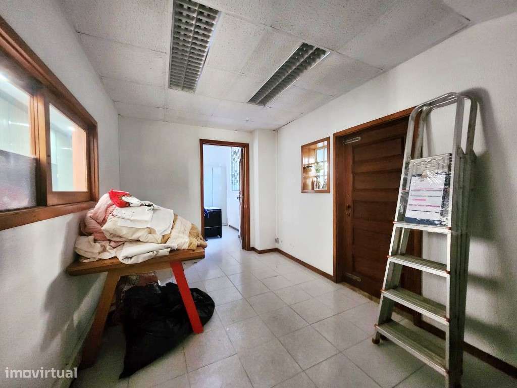 Edifício com enorme potencial no coração do Castêlo da Maia-10