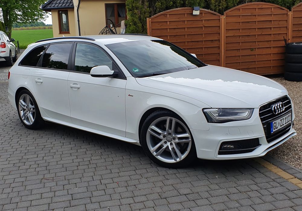 Audi A4 B8 2.0 TDI DPF S line Sportpaket 2012