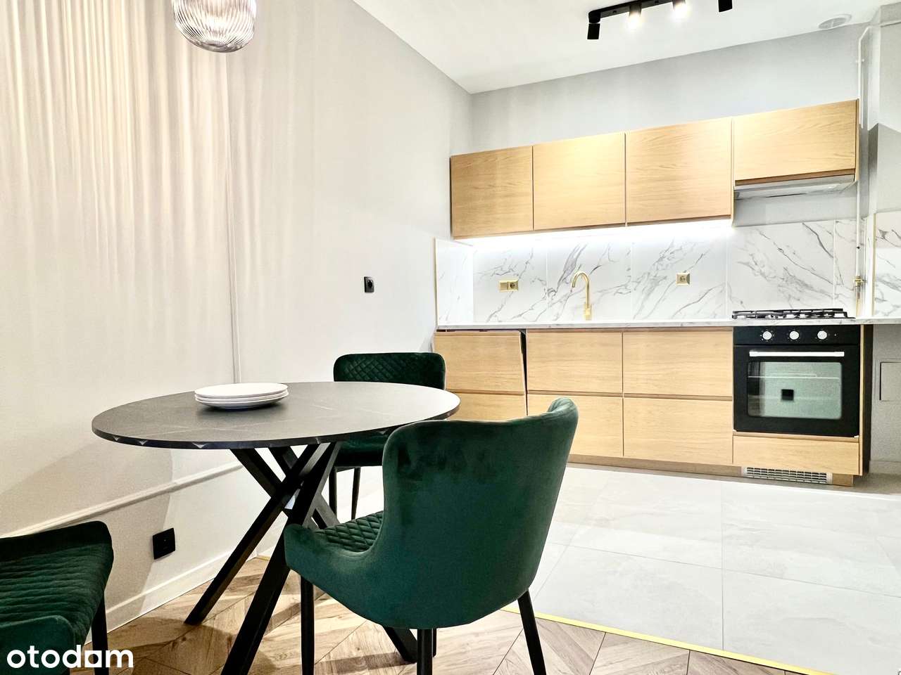 REZERWACJA ! Sprzedam 3-pokojowe mieszkanie Bytom Centrum-1