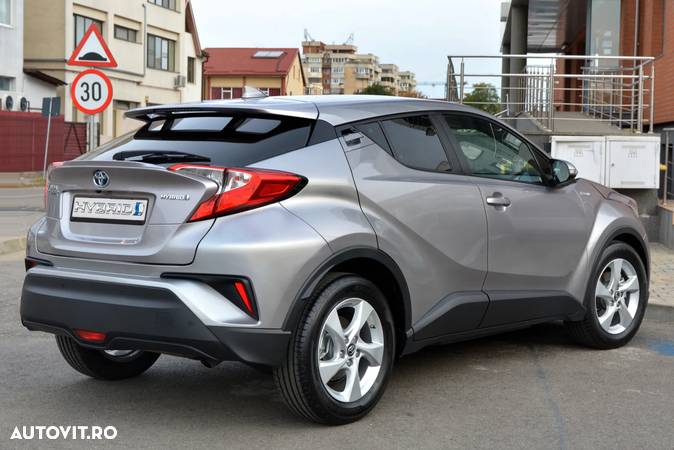 Toyota C-HR Hybrid Style - 4