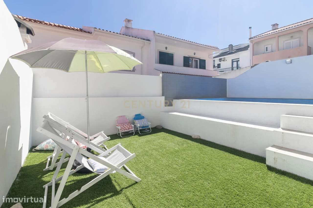 Moradia T3 com Piscina e Excelentes Áreas nos Foros de Amora-17