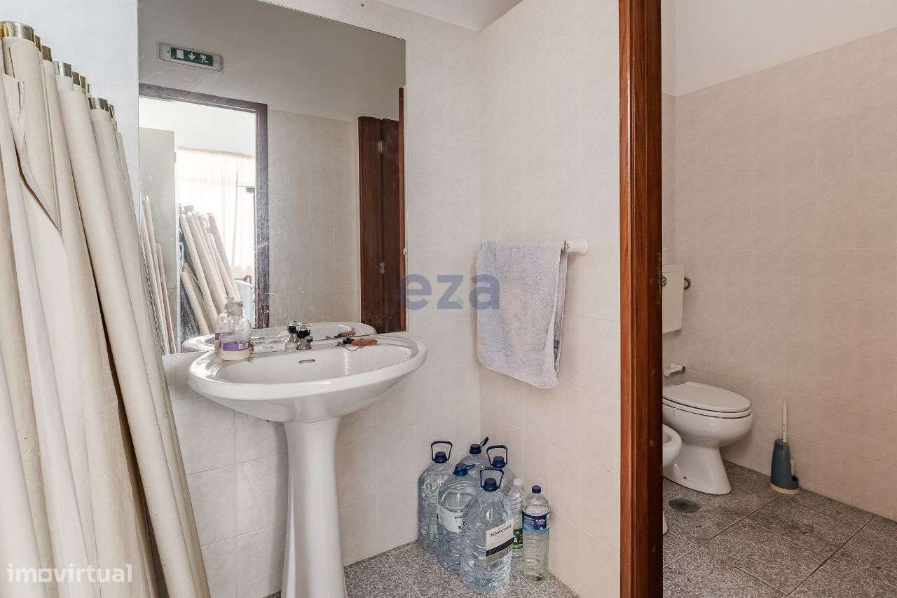 Loja, 169 m², Candoso São Tiago e Mascotelos-21