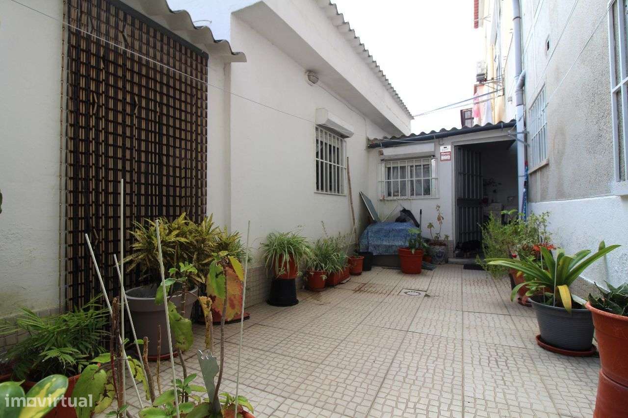 FEIJÓ - Apartamento T2 com quintal! - Grande imagem: 2/22