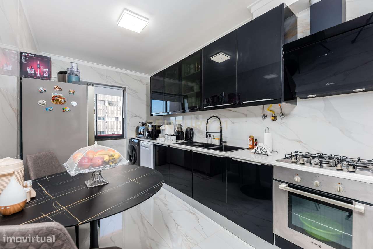 T3 totalmente remodelado c/ Garagem Box e Estacionamento – Odivelas - Grande imagem: 4/23