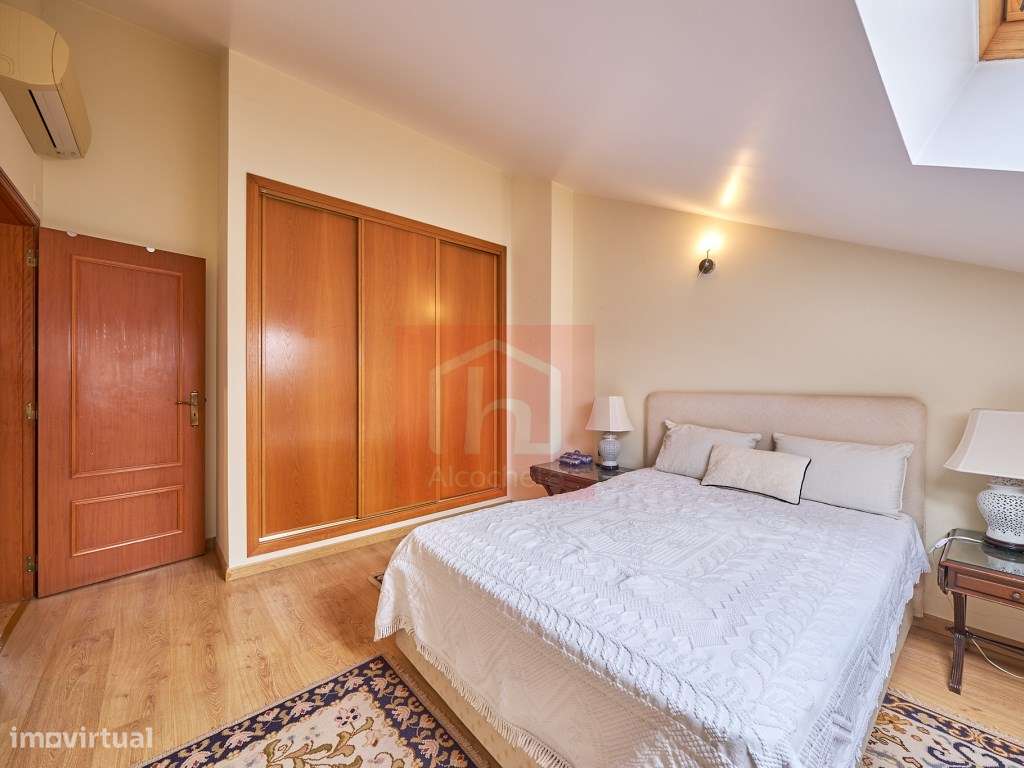 Apartamento duplex T2+3 em São Francisco.-29