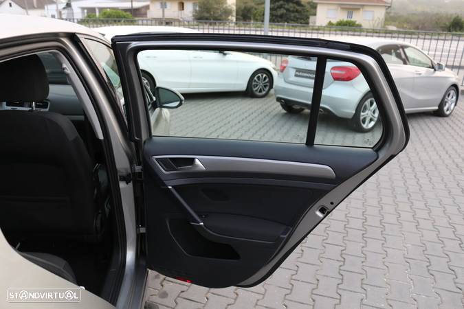 VW Golf 1.6 TDi Confortline - 26