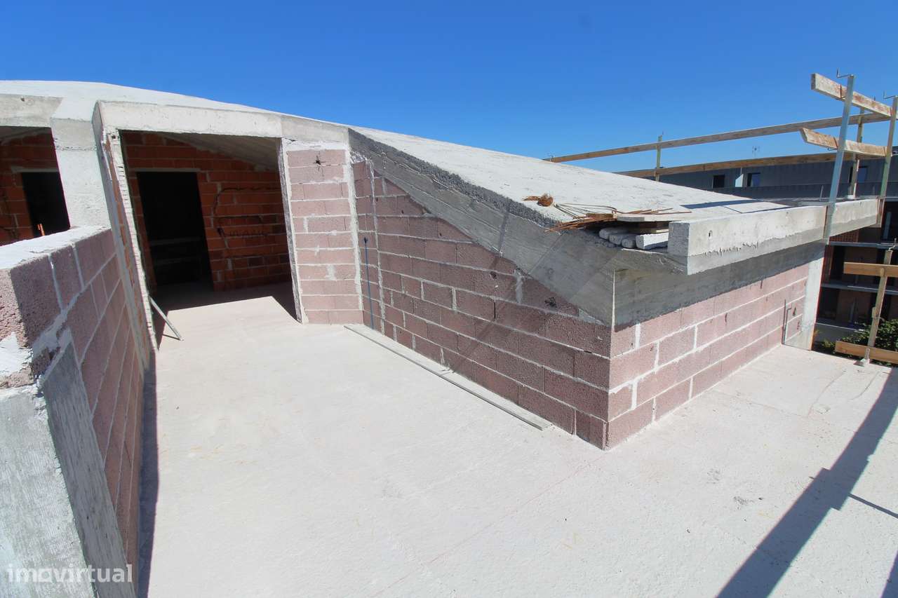 Apartamento Duplex T2 + 2 com entradas independentes na Cumieira-14