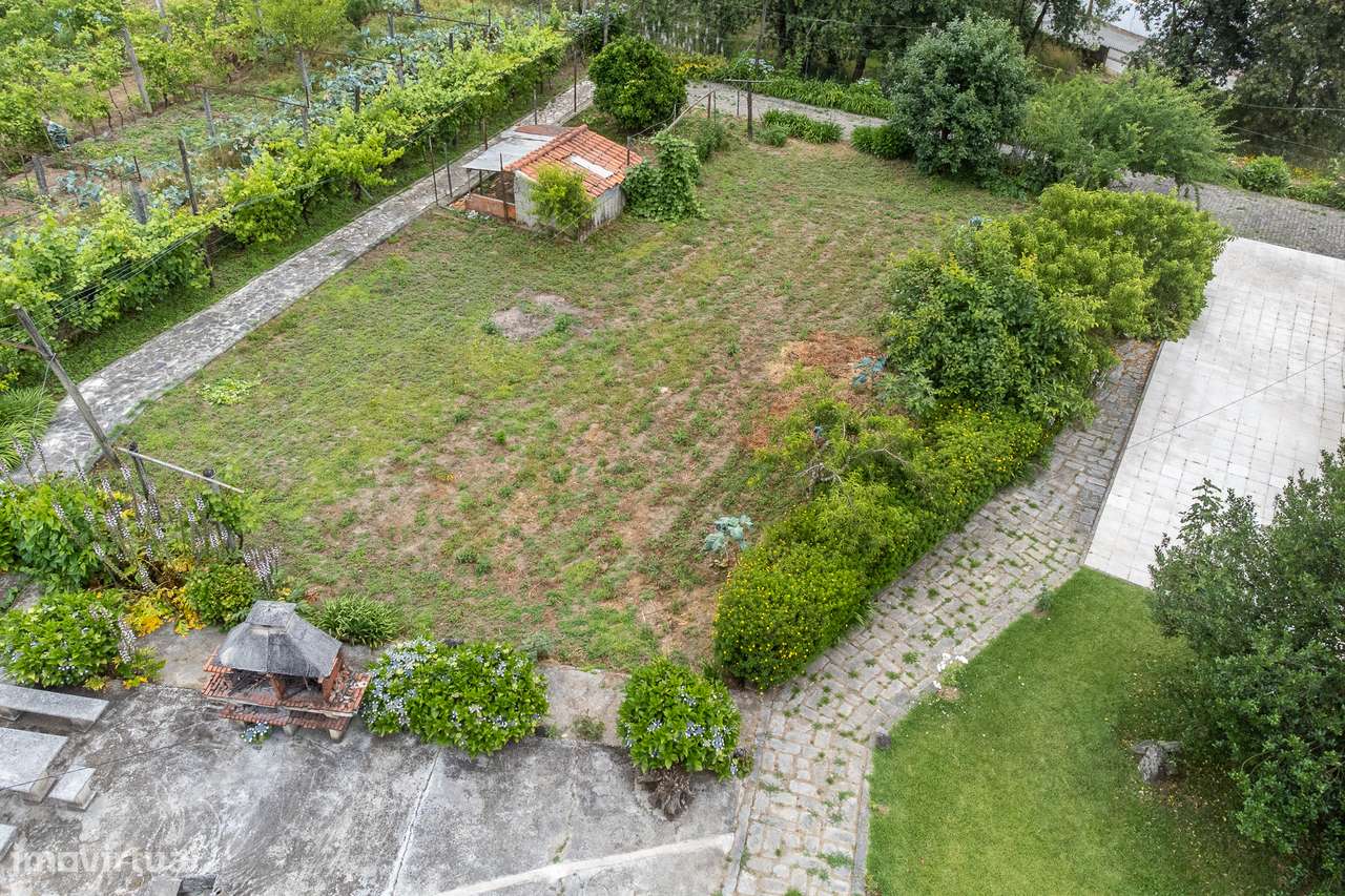 Moradia T4 Independente + T0 em Lago, Amares - Oportunidade Única!-12