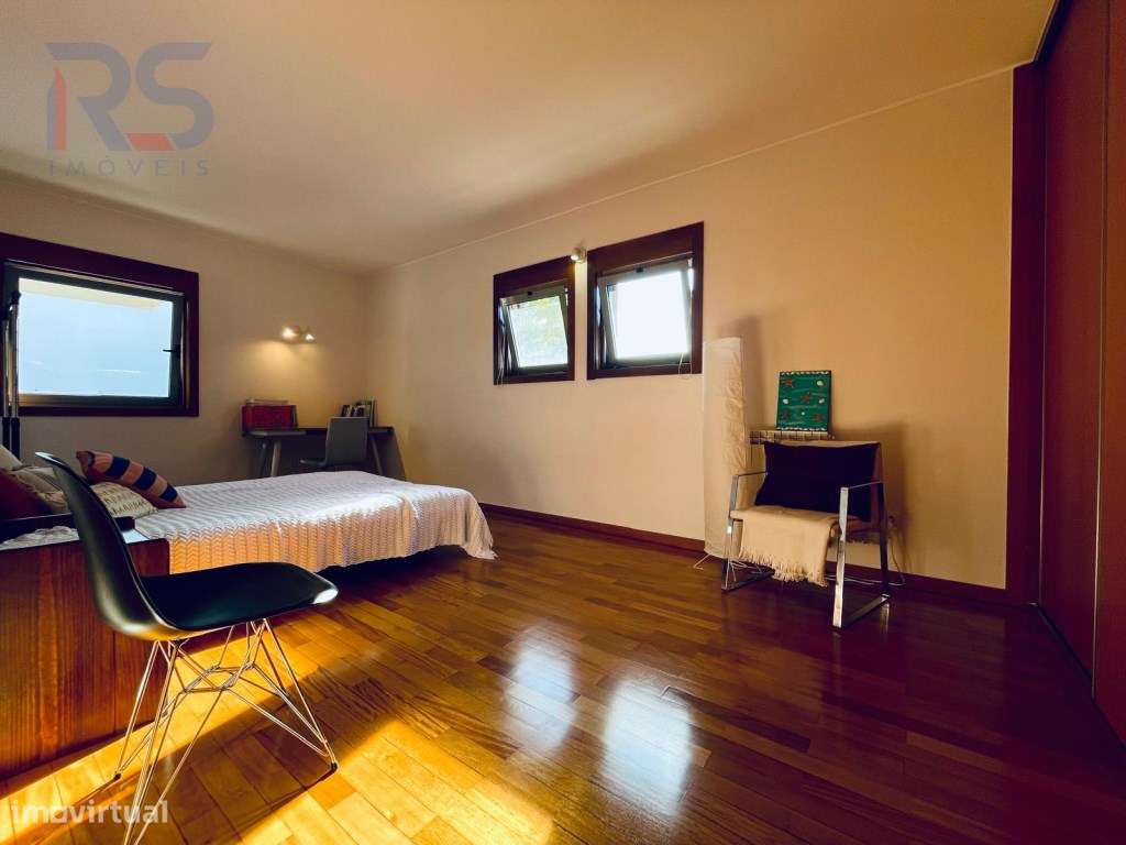 Moradia condomínio fechado T5-11