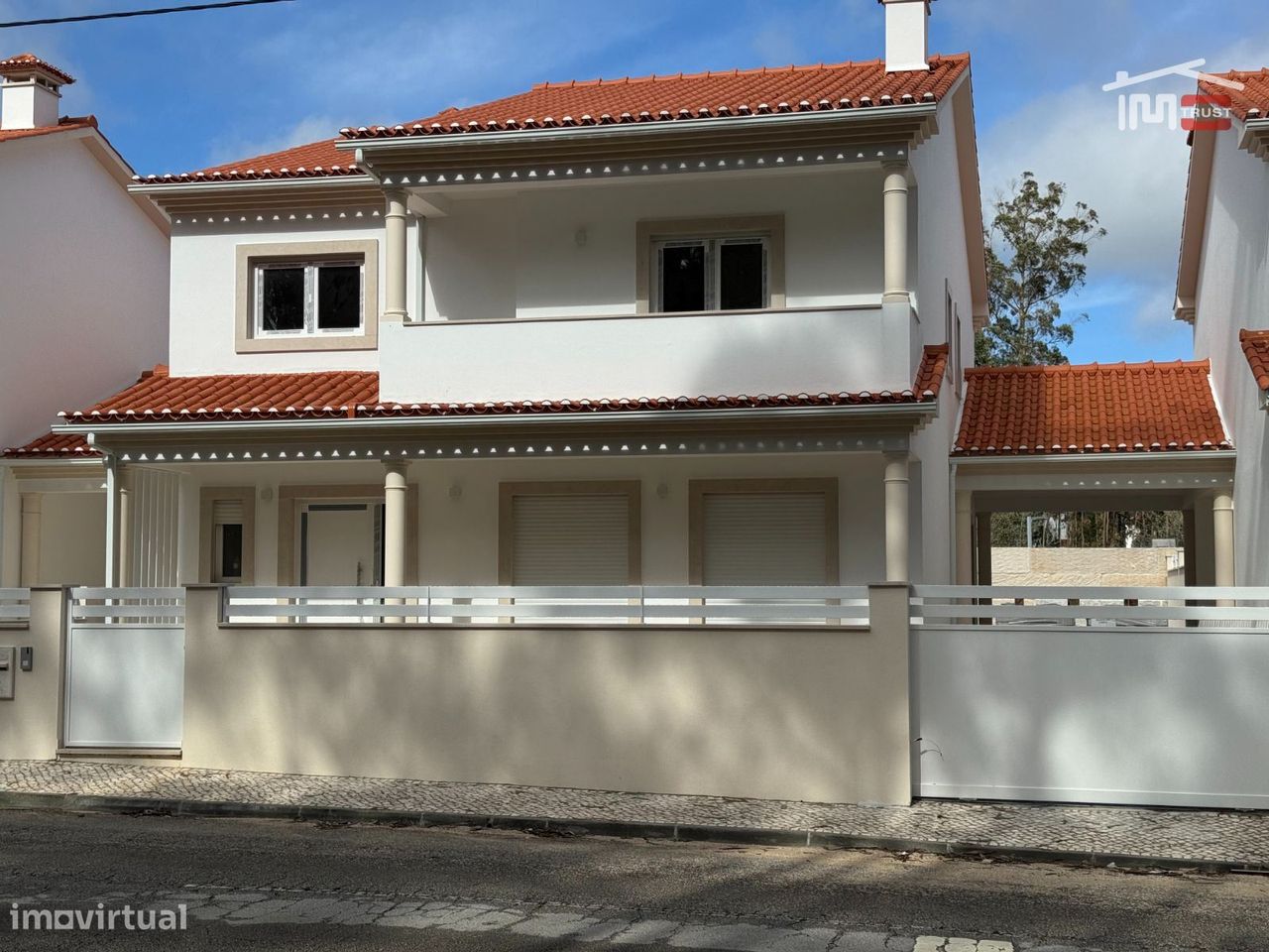 Moradia T4 com piscina, jardim, churrasqueira, garagem em Fatima  P... - Grande imagem: 1/31