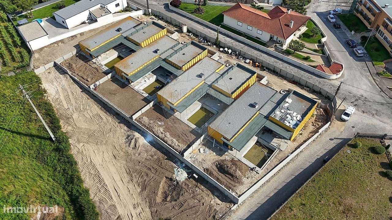 Moradia T3 Térrea de Luxo com Piscina – Tebosa - Grande imagem: 1/3