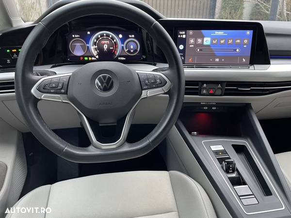 Volkswagen Golf 1.0 eTSI DSG MHEV Life - 22