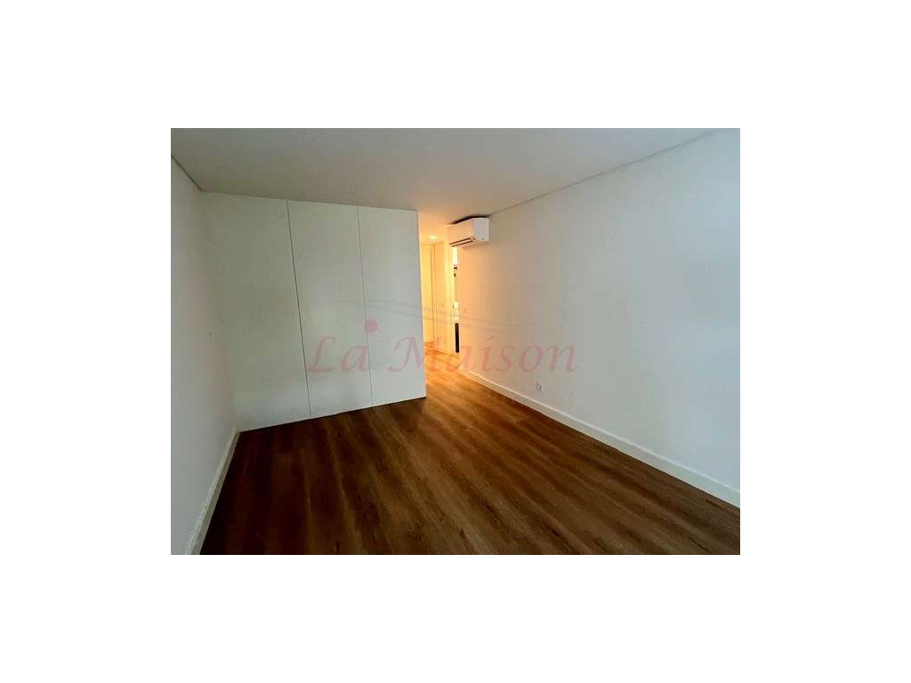 3 Apartamentos T2+1-17