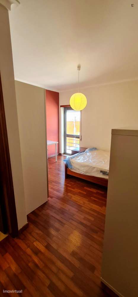 Quarto - localizado em São Martinho de Bispo Coimbra - Grande imagem: 5/8