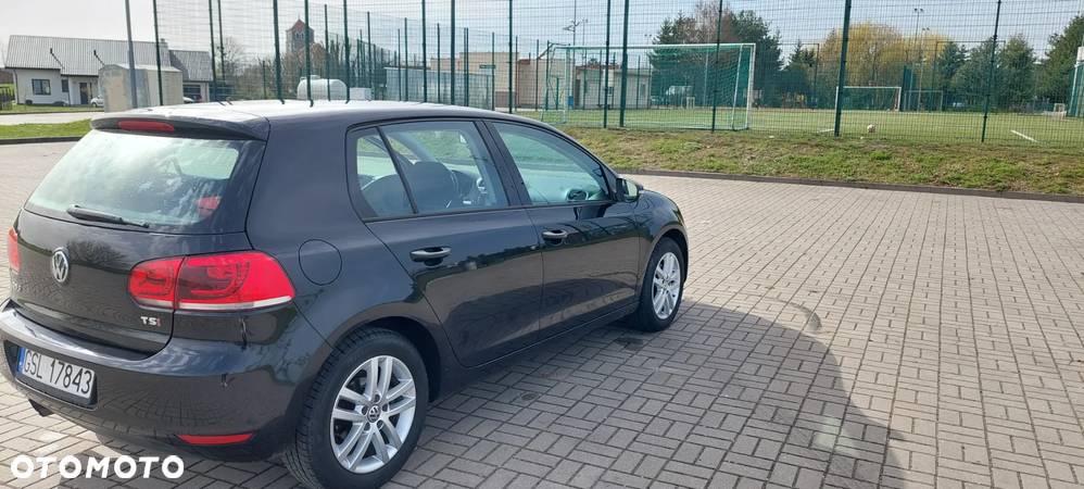 Volkswagen Golf - 6