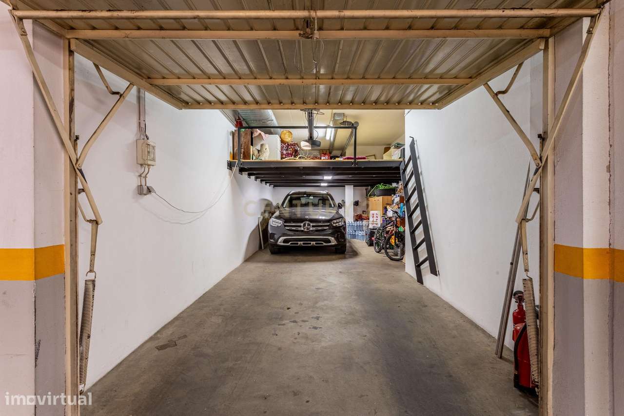 Moderno Apartamento T4 no Carregado em condomínio fechado-34