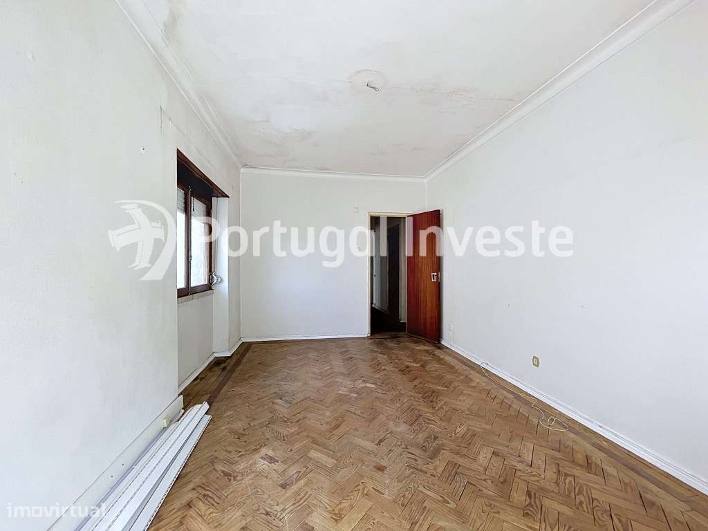 Apartamento de 5 assoalhadas na rua Capitão Leitão, Almada-15