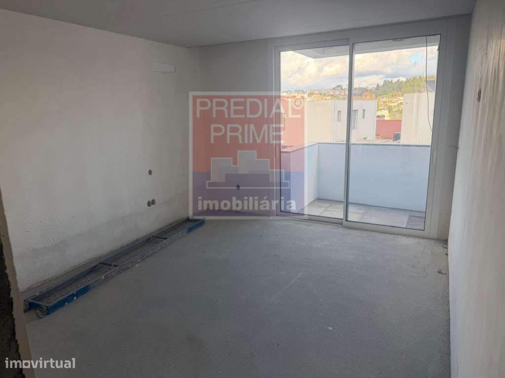 EXCELENTE APARTAMENTO T3 NO CENTRO DE OLIVEIRA DE AZEMEIS-16