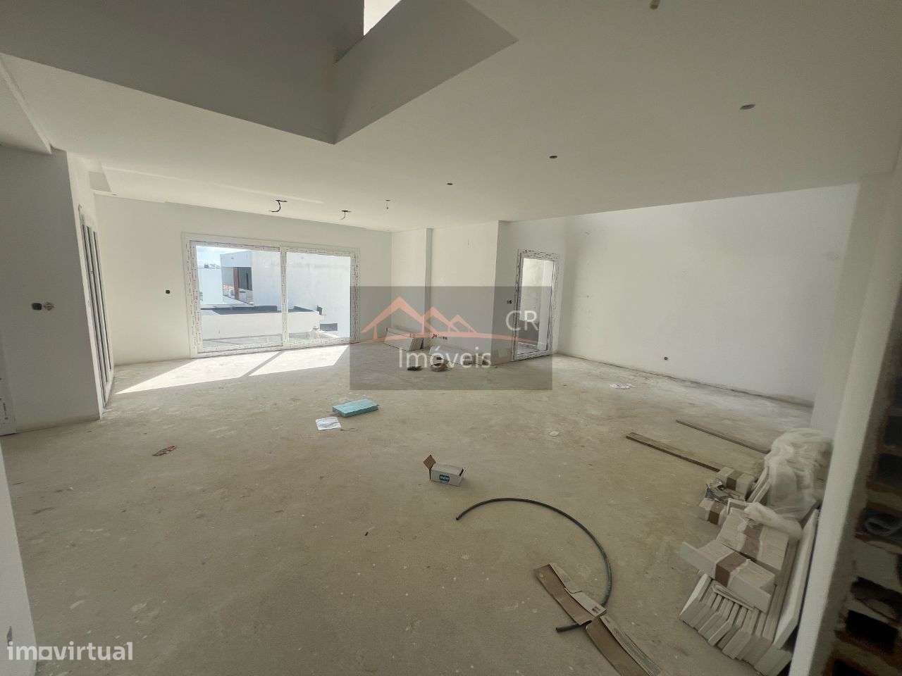 Vendo Moradia Isolada V4 com Piscina - Vale de Milhaços - Grande imagem: 2/33