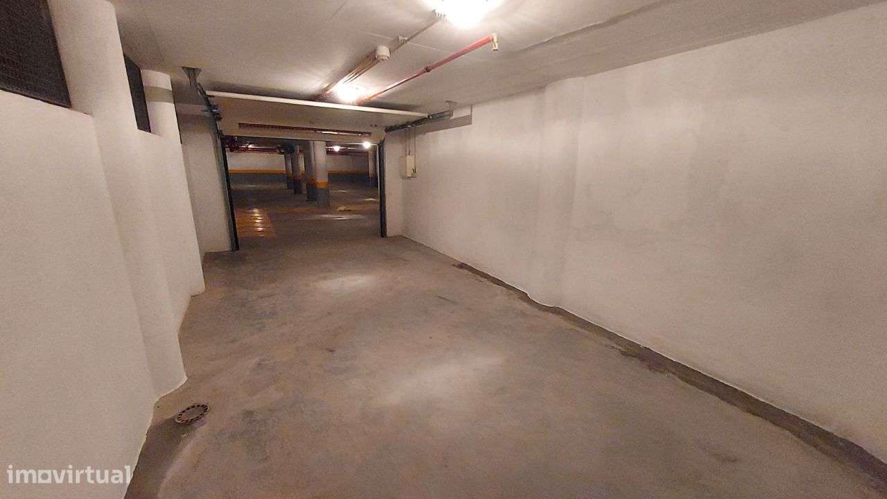 Garagem Fechada - Fátima - Grande imagem: 4/10