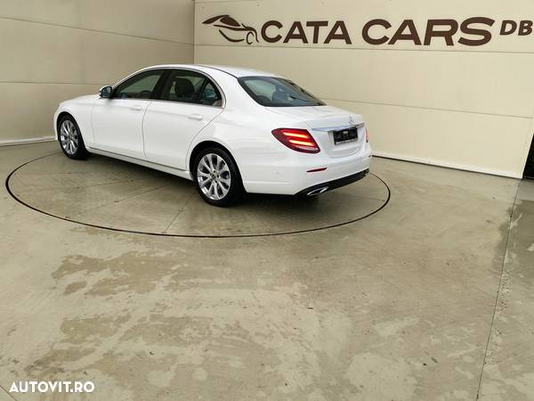 Mercedes-Benz E 220 d T 9G-TRONIC - 10