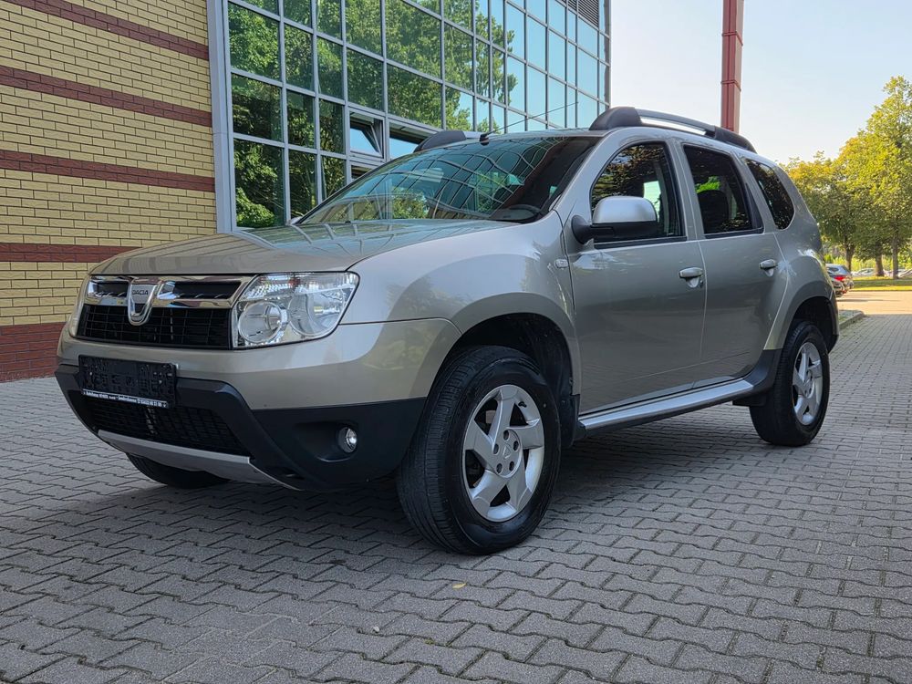 Dacia Duster I (2009-2017) 1.6 16V 4x2 Essentiel 2011