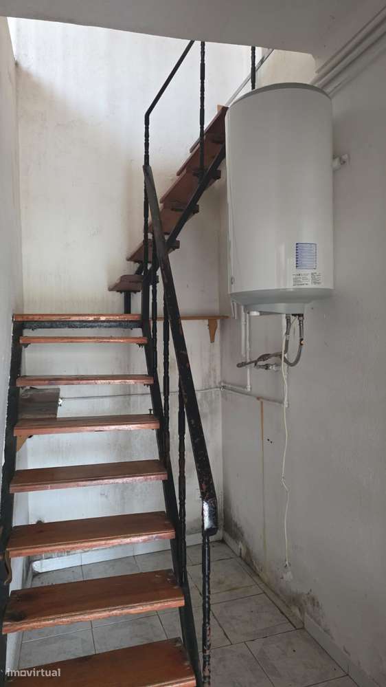 Moradia térrea T4, habitável, sem licença - M. Grande-19