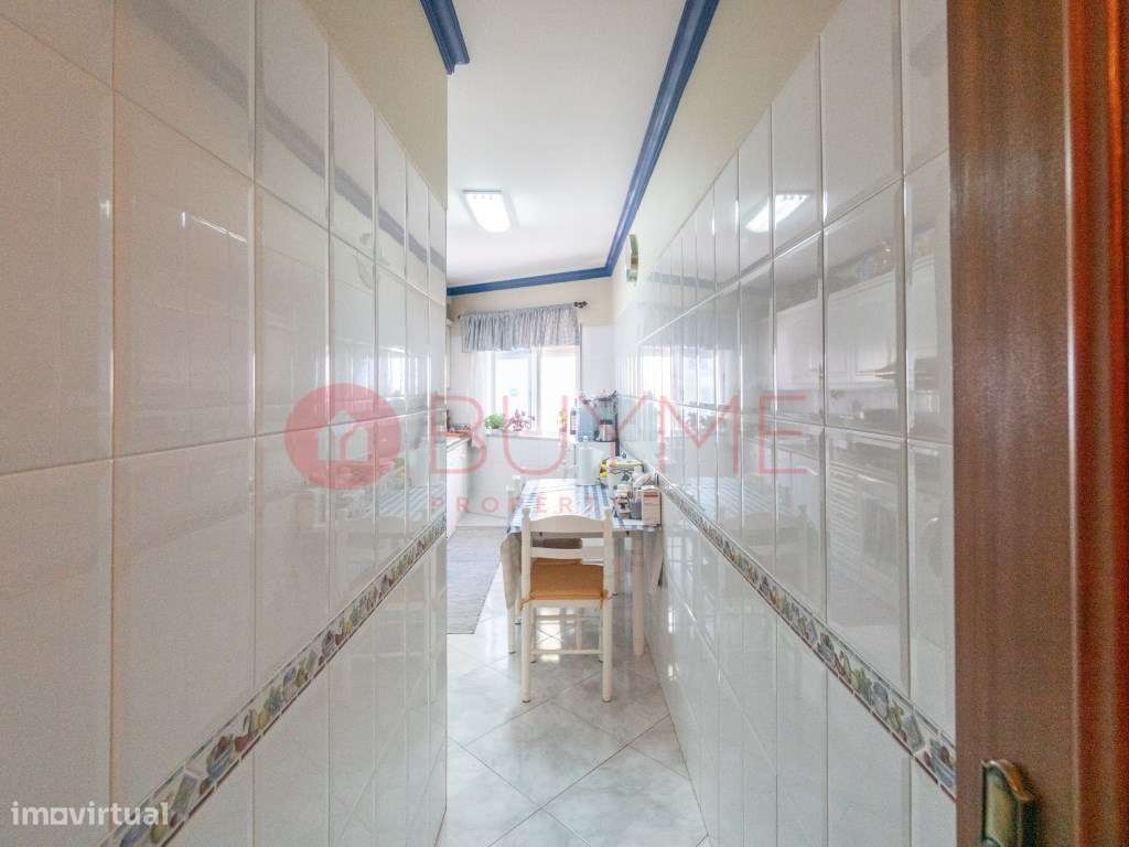 Apartamento T2 em Quarteira com Vista Mar a Poucos Passos da Praia-6