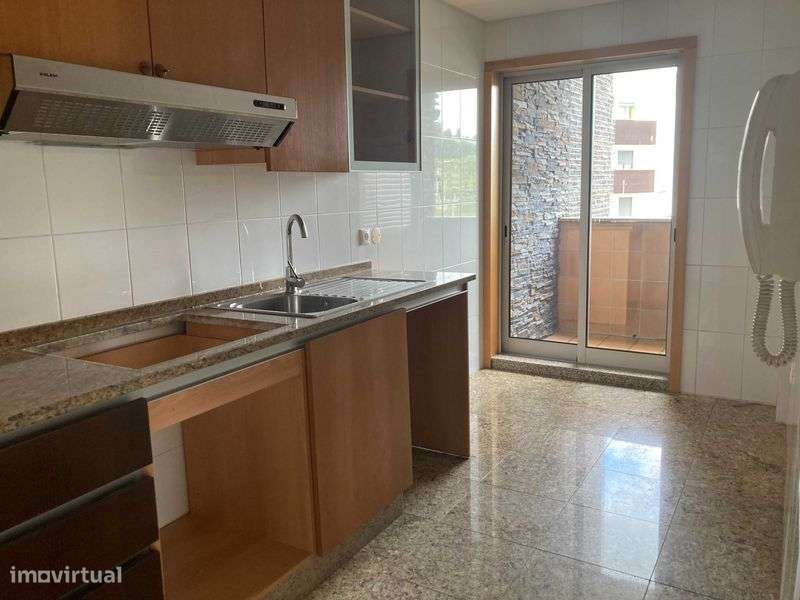 APARTAMENTO PARA ARRENDAR EM TENÕES - Grande imagem: 4/8