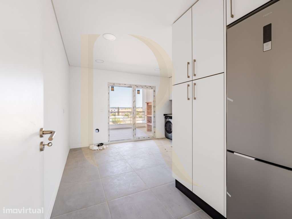Apartamento T3 com elevador, parqueamento e arrecadação com condomí...-3