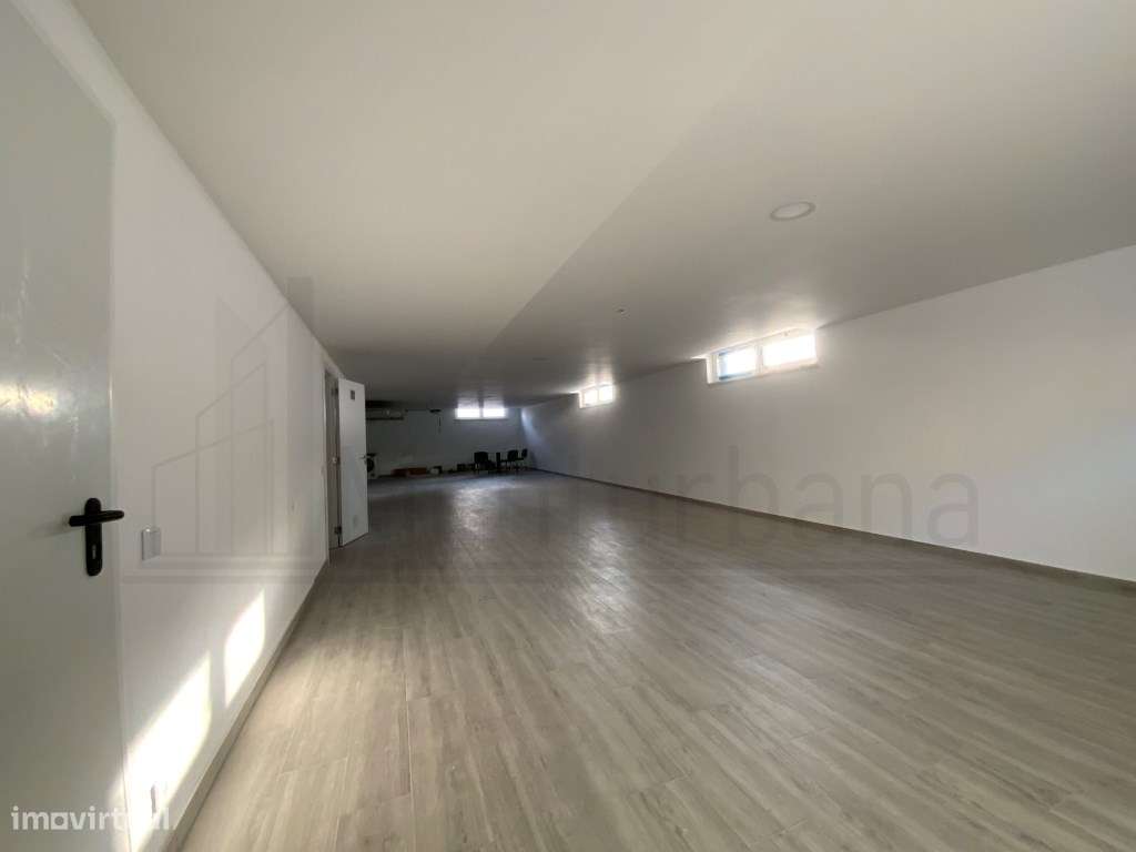 MORADIA T4 EM CONDOMÍNIO COM PISCINA - SÃO PEDRO DO ESTORIL - ESTORIL-37