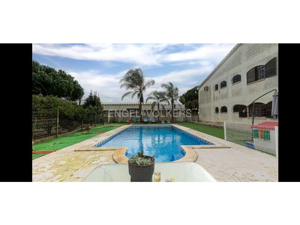 Moradia Bifamiliar com Armazém adaptado e Terreno de 3,125 Hectares - Grande imagem: 5/40