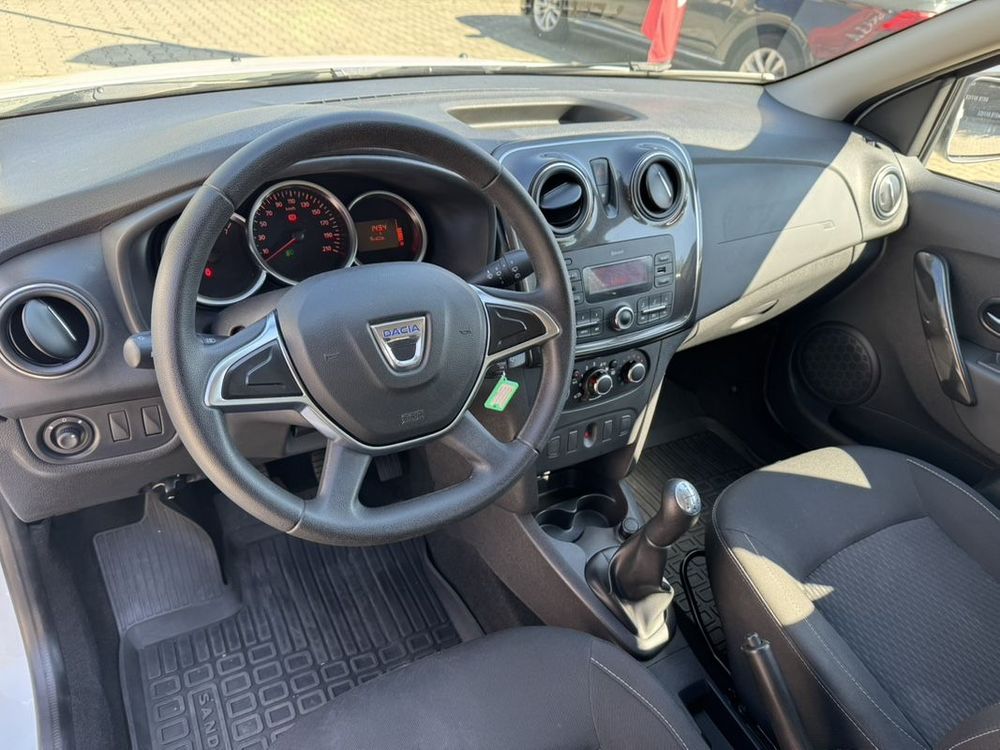 dacia sandero   1 5 blue dci laureate