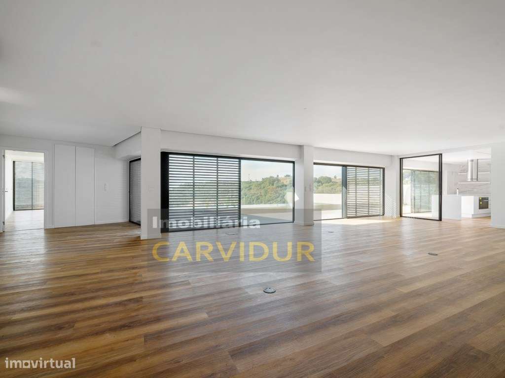 Moradia T5 de Luxo com Piscina Infinita ,Campo de Padel e Elevador ... - Grande imagem: 5/51