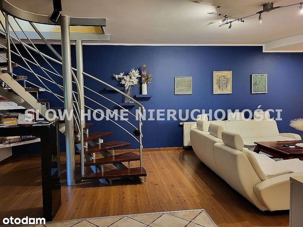 Ciekawy dom z dużymi garażami-4