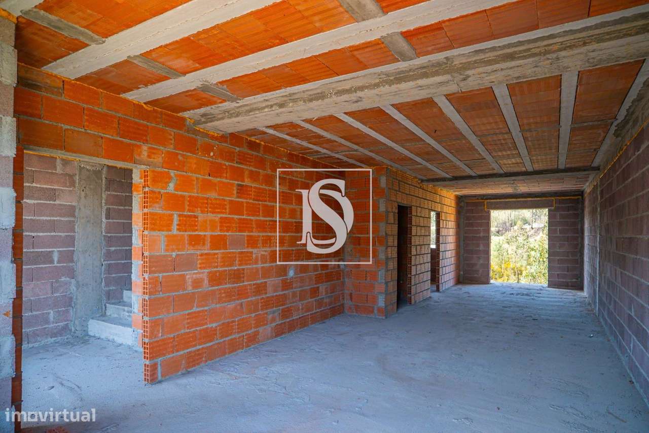 Moradia T3 por terminar | Elevado potencial de investimento-21