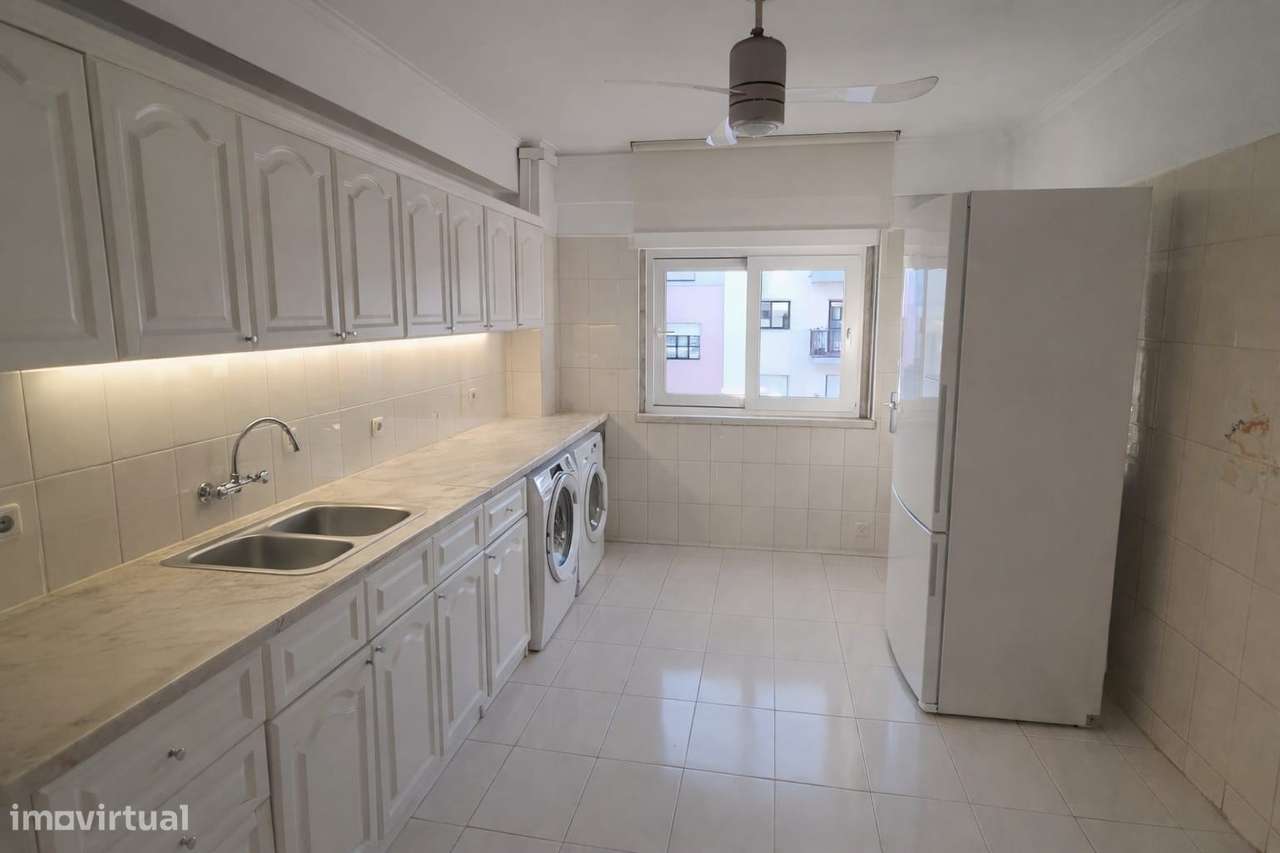 T3 Luminoso com Varandas e Garagem Box junto ao Jamor - Grande imagem: 4/21