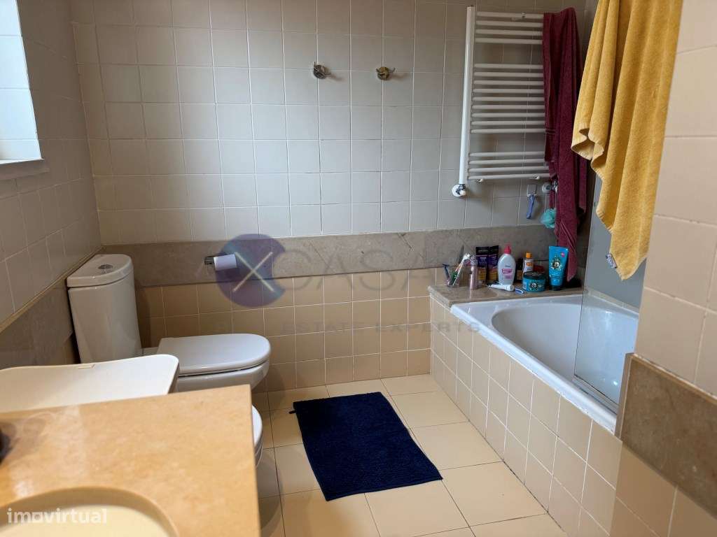 single-family residential building, with a T6 layout, comprising gr...-47