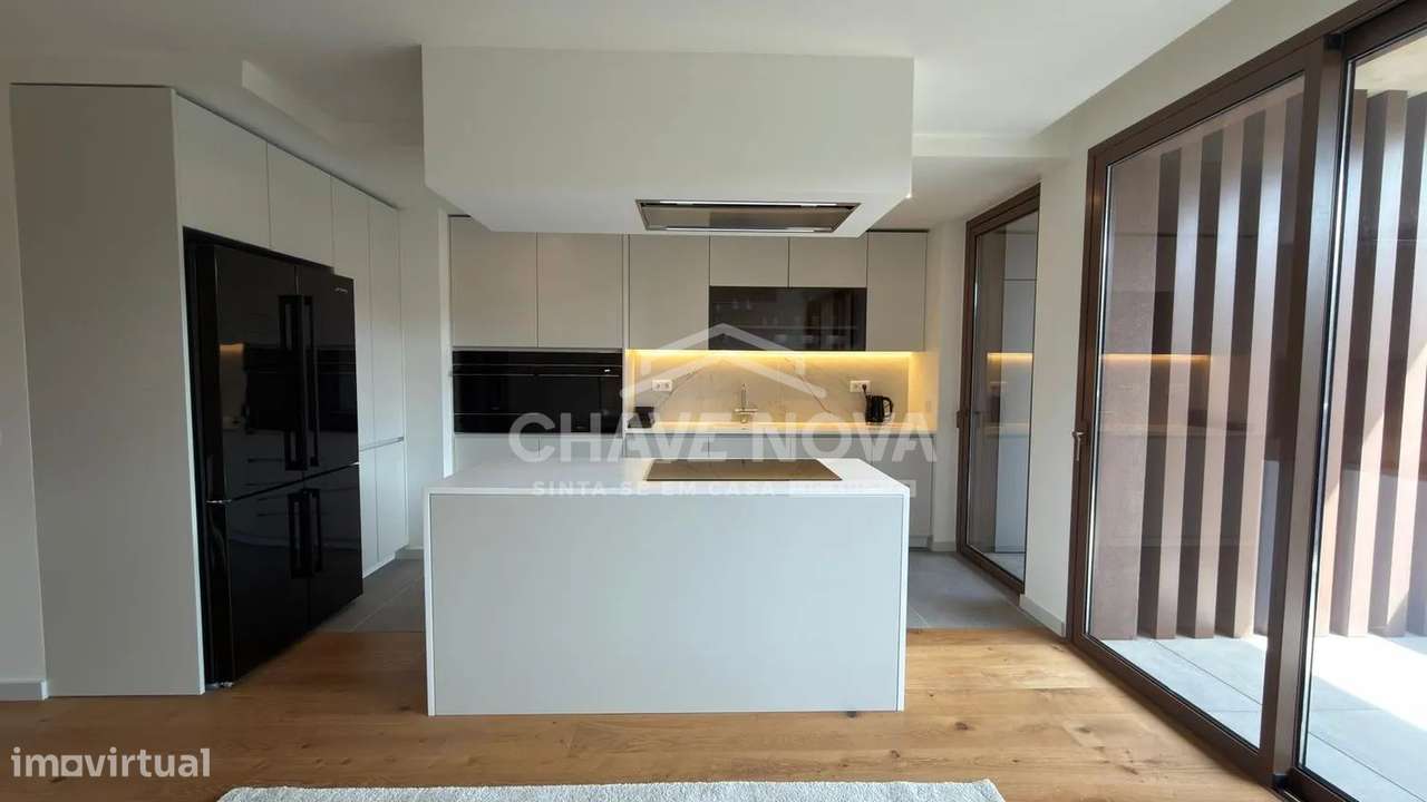 Apartamento T3 Novo c/ 2 Lugares de Garagem em Oliveira do Douro-0