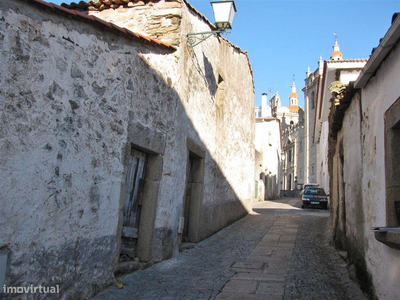 Moradia para Restaurar, Miranda do Douro-10