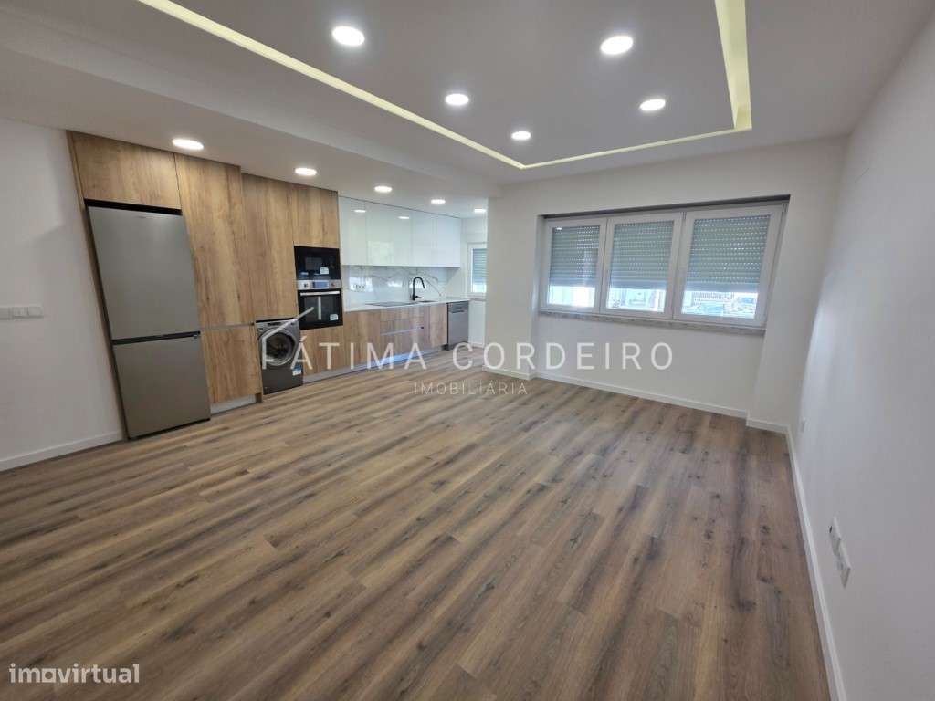 Excelente Apartamento T3 Remodelado em Almada - Grande imagem: 2/21