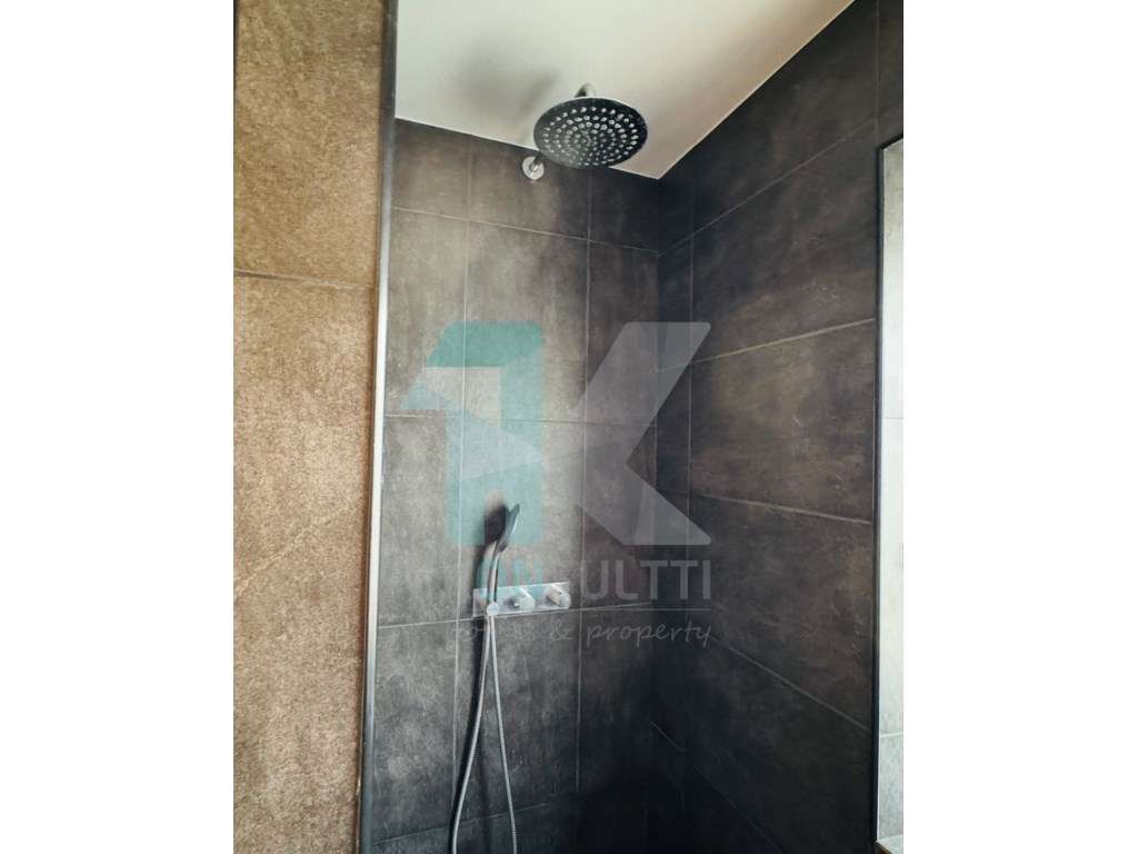 Moradia T3 + T2 em São João do Estoril - Alapraia-22