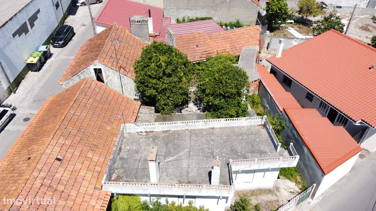 Moradia térrea p/ reconstrução total, 5m do Centro M.Grande-10